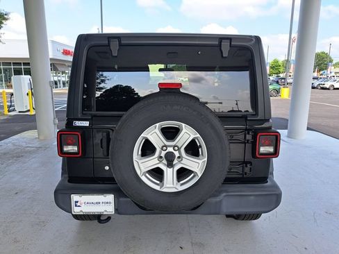 Used 2020 Jeep Wrangler Sport AWD/4WD image 5
