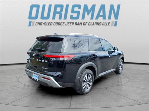 Used 2024 Nissan Pathfinder SL image 3