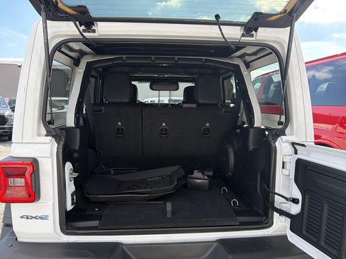 Certified 2023 Jeep Wrangler Unlimited Rubicon 4xe w/ Steel Bumper Group image 10