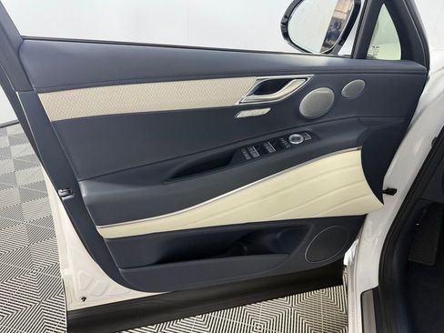 Used 2025 Genesis GV80 3.5T Prestige image 26