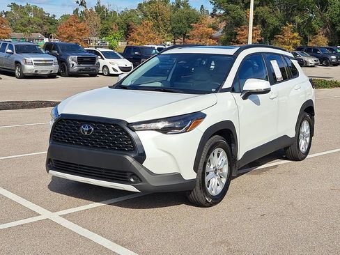 Certified 2024 Toyota Corolla Cross LE image 30