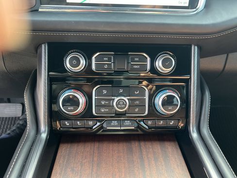 Used 2023 GMC Yukon Denali Ultimate image 20