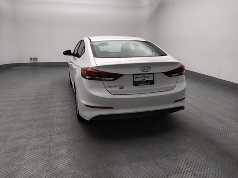 Used 2018 Hyundai Elantra SE FWD image 6