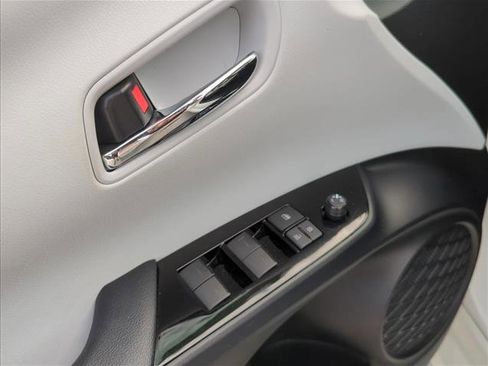 Used 2019 Toyota Prius XLE image 11