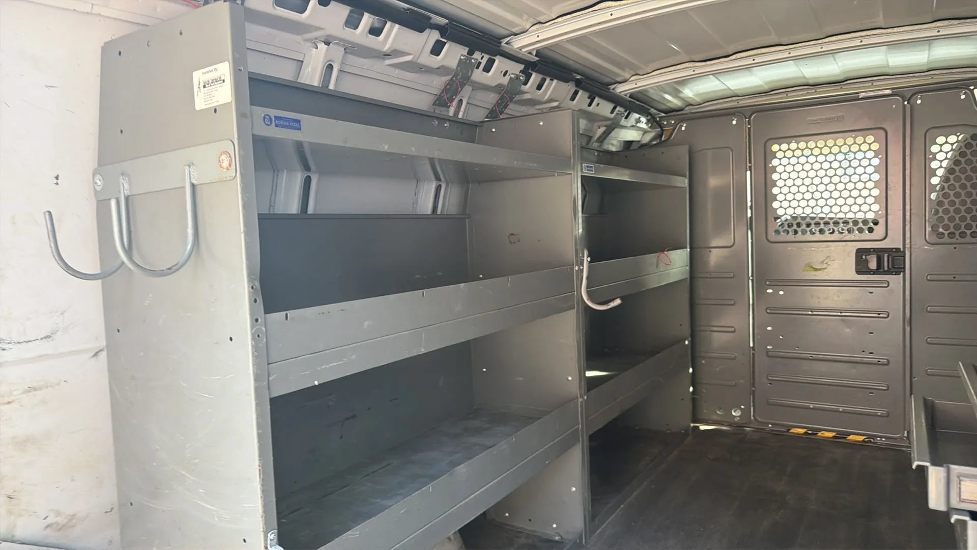 Used 2010 Chevrolet Express 2500 RWD image 8
