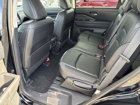 Used 2022 Nissan Pathfinder SL image 15