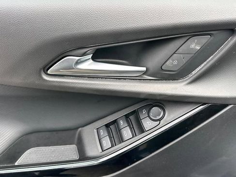 Used 2025 Chevrolet Equinox LT image 16