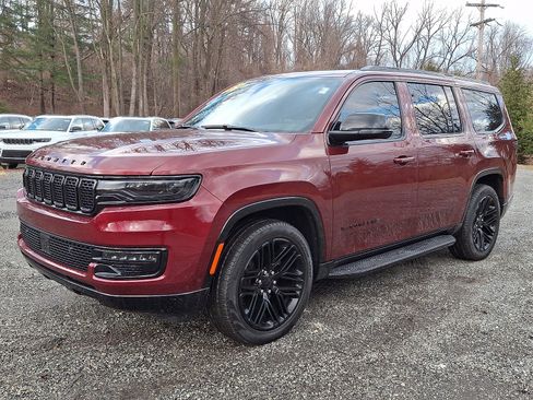 Used 2024 Jeep Wagoneer Series II image 3