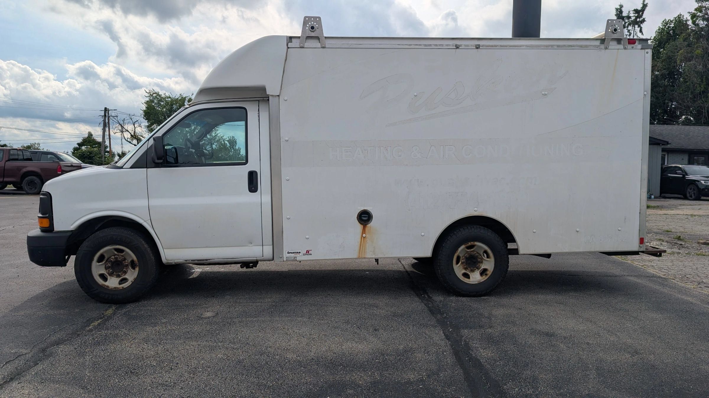 Used 2014 Chevrolet Express 3500 RWD image 2