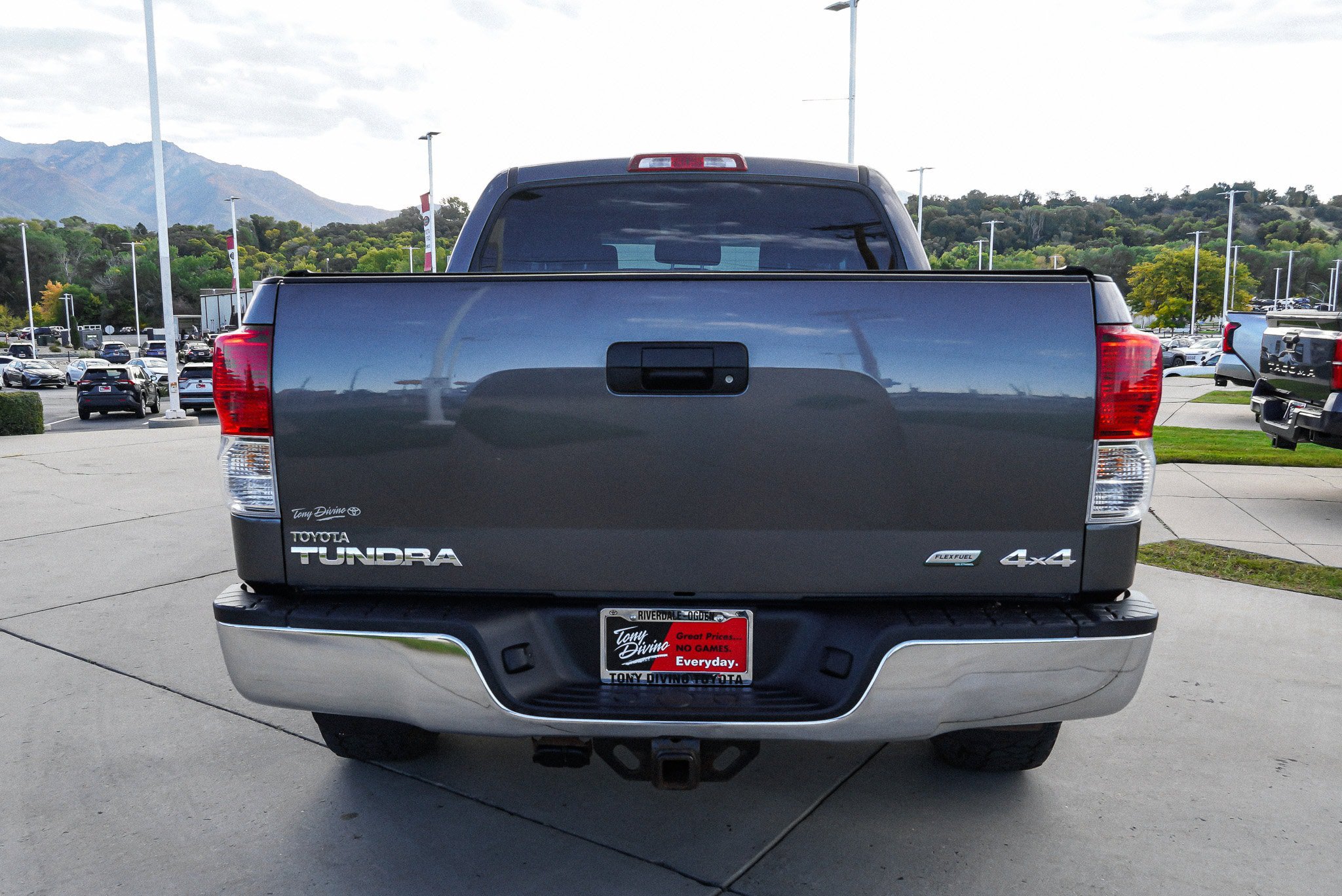 Used 2013 Toyota Tundra 4x4 CrewMax w/ Tow Pkg image 7