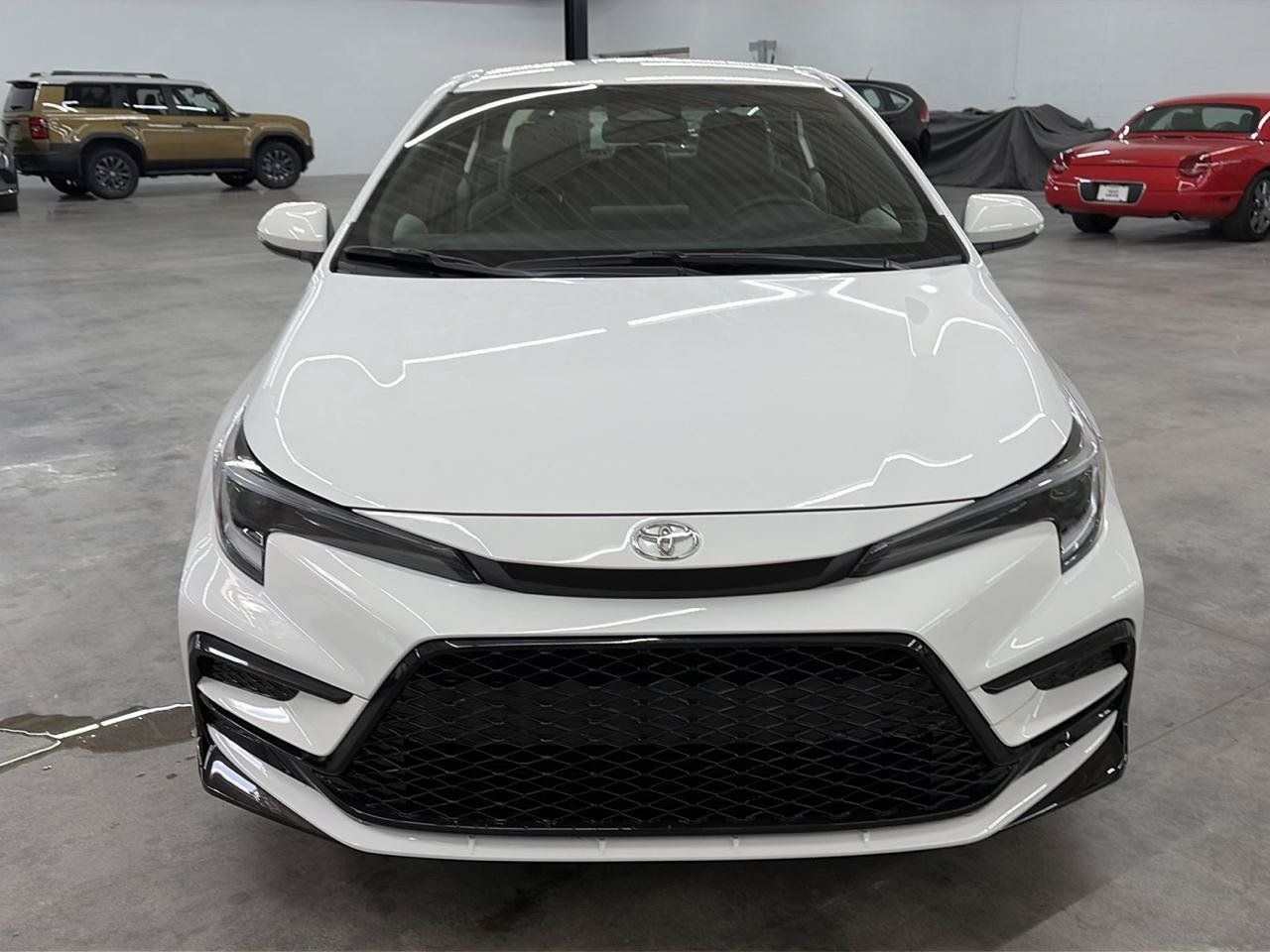 Used 2026 Toyota Corolla SE FWD image 3