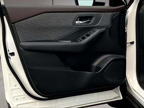 Certified 2023 Nissan Rogue SV AWD/4WD image 20