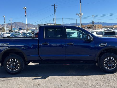 Used 2023 Nissan Titan PRO-4X w/ Pro-4x Convenience Package AWD/4WD image 4