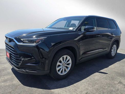 Used 2024 Toyota Grand Highlander AWD image 7