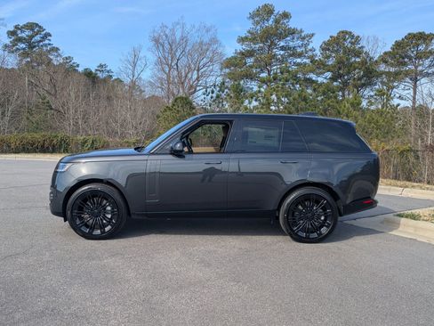 New 2026 Land Rover Range Rover SE image 8