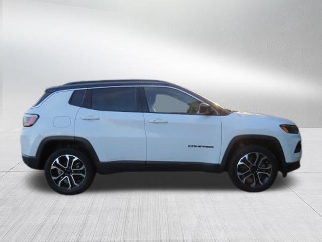 Used 2022 Jeep Compass Limited AWD/4WD image 2