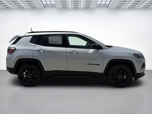 New 2026 Jeep Compass Latitude AWD/4WD image 4