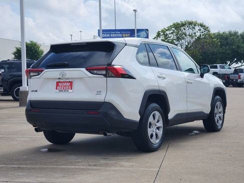 Used 2024 Toyota RAV4 LE AWD/4WD image 3