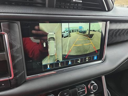 Used 2023 GMC Yukon Denali image 21