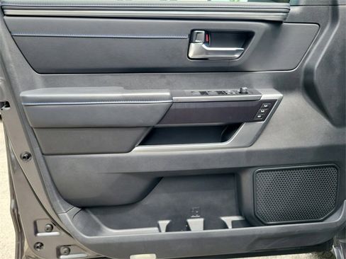 Used 2022 Toyota Tundra Platinum image 11