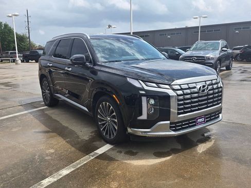 Used 2023 Hyundai Palisade Calligraphy image 3