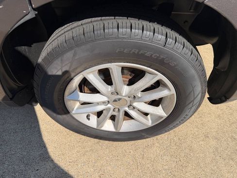 Used 2017 Dodge Journey SXT FWD image 7
