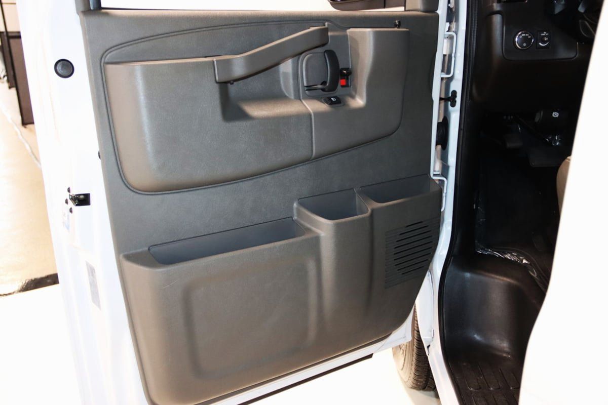 Used 2025 Chevrolet Express 3500 LT w/ LT Preferred Equipment Group RWD image 31