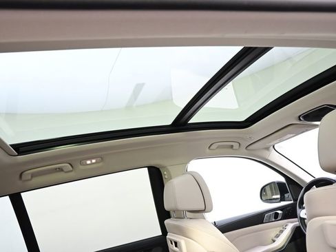 Used 2021 BMW X7 xDrive40i w/ Premium Package image 17