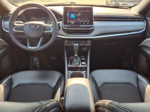 Used 2023 Jeep Compass Latitude w/ Convenience Group image 9