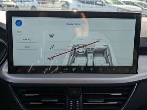 New 2025 Ford Escape SE w/ PHEV Premium Package image 23