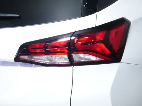 Used 2024 Chevrolet Equinox LS w/ LS Convenience Package FWD image 17