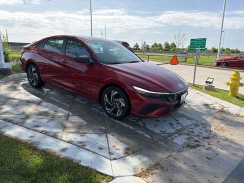 New 2025 Hyundai Elantra SEL FWD image 7