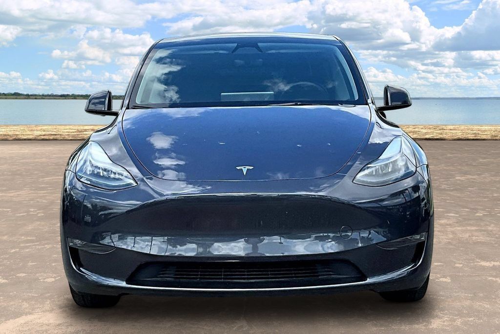 Used 2024 Tesla Model Y Long Range AWD/4WD image 2