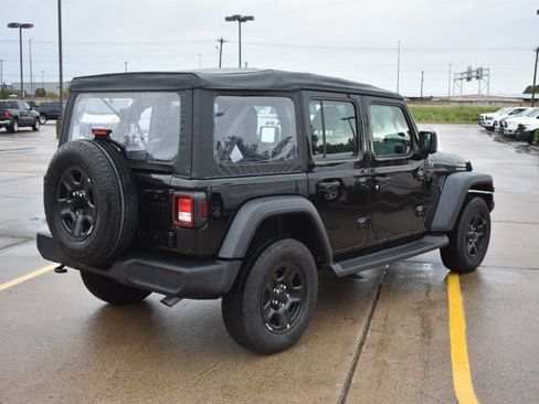 Used 2025 Jeep Wrangler Sport image 5