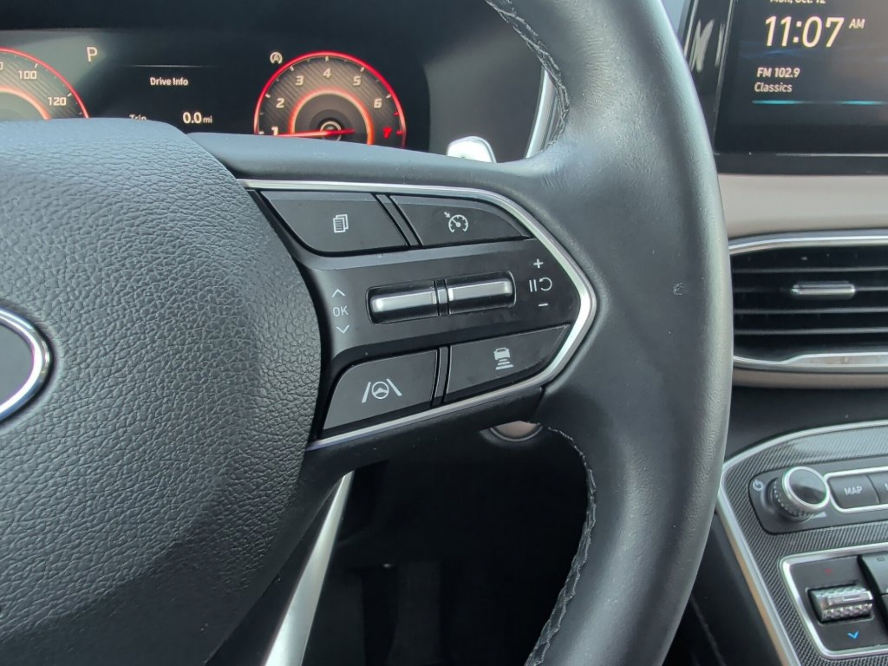Used 2022 Hyundai Santa Fe SEL w/ Convenience + Premium Package FWD image 19