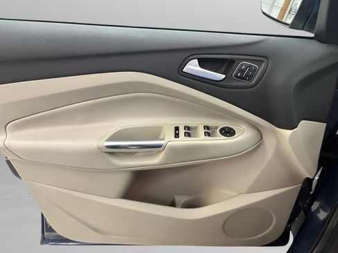 Used 2018 Ford Escape Titanium w/ Ford Safe & Smart Package AWD/4WD image 26
