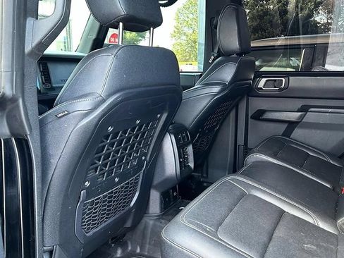 Used 2025 Ford Bronco Badlands AWD/4WD image 5