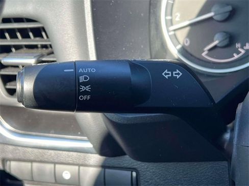 Used 2023 Nissan Rogue SV w/ SV Premium B Package image 24