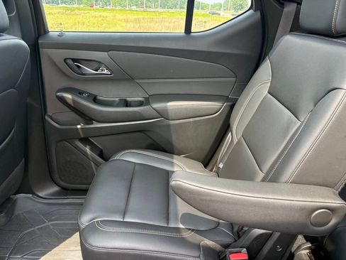 Used 2023 Chevrolet Traverse LT w/ LT Premium Package AWD/4WD image 53
