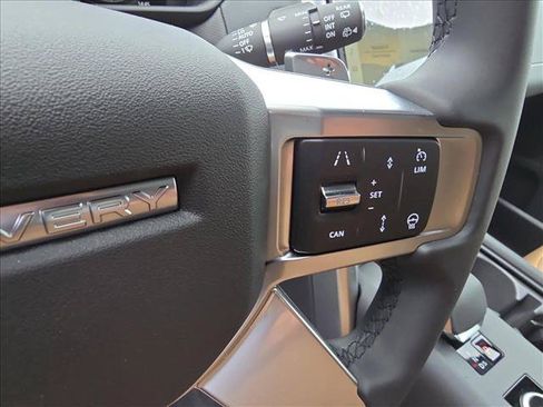 New 2025 Land Rover Discovery Dynamic SE AWD/4WD image 21