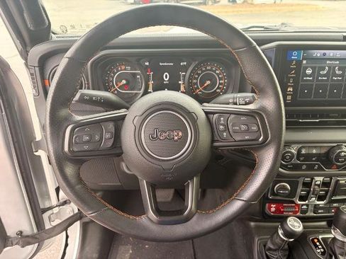 Used 2024 Jeep Gladiator Mojave w/ Steel Bumper Group image 17