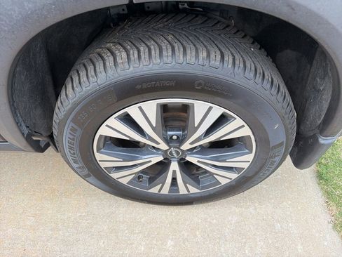 Used 2023 Nissan Rogue SV image 7