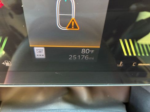 Used 2025 Kia K4 LXS image 42