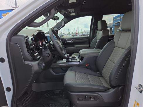 New 2026 Chevrolet Silverado 1500 ZR2 w/ LPO, Dark Essentials Package AWD/4WD image 10