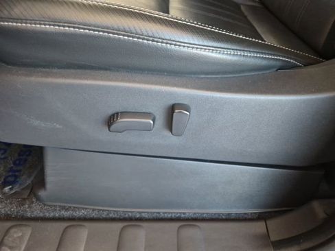 Used 2022 Nissan Frontier SV w/ SV Premium Package image 19