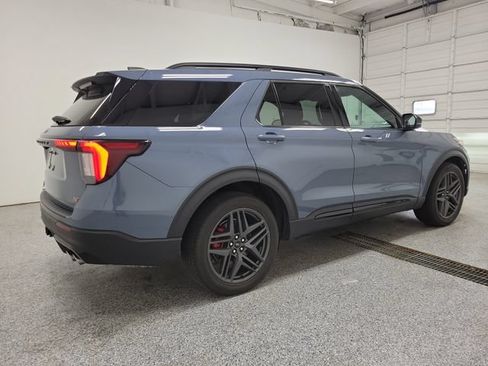 Certified 2025 Ford Explorer ST AWD/4WD image 3