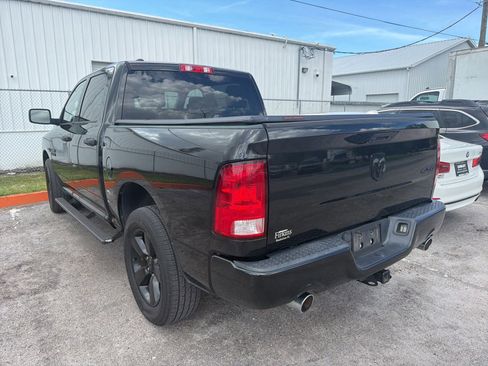 Used 2018 RAM 1500 Express w/ Express Value Package AWD/4WD image 8