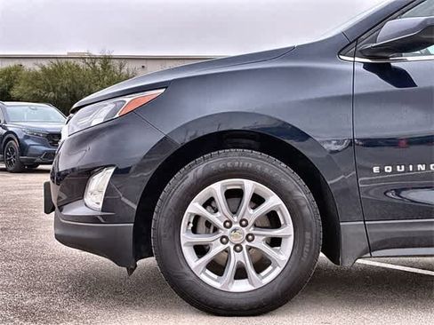 Used 2021 Chevrolet Equinox LT w/ Driver Convenience Package image 14