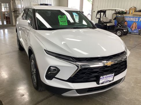 Used 2023 Chevrolet Blazer LT FWD image 7