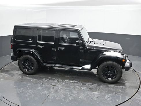 Used 2014 Jeep Wrangler Unlimited Sahara image 36